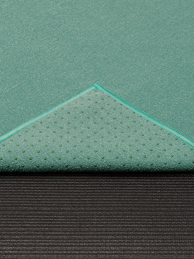 Manduka Yogitoes Mat Size rSKIDLESS Yoga Towels 71'' - Wasabi